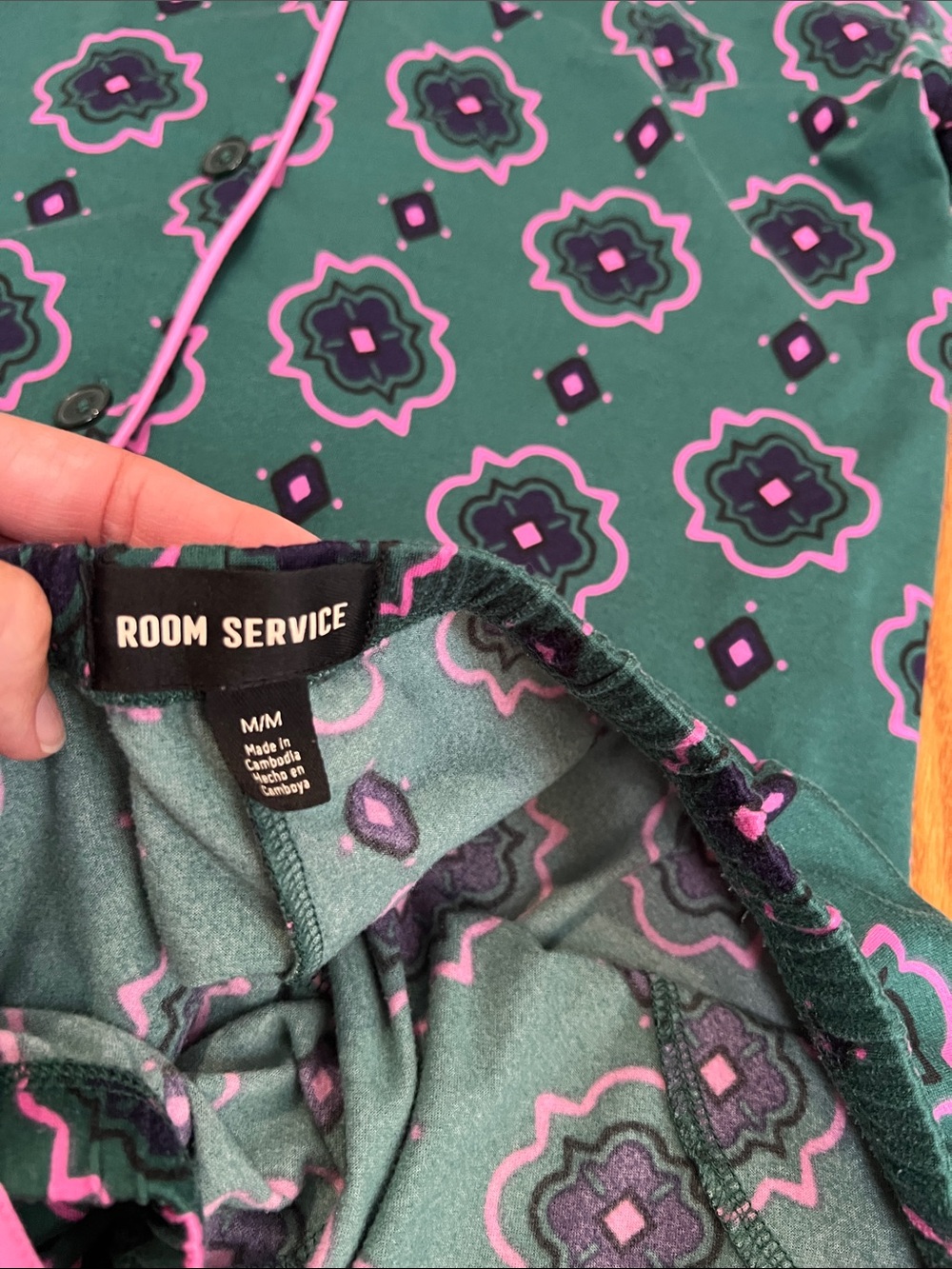 Room Service Womens Green Geo Shawl Collar Pajamas Classic - Medium - Picture 8 of 9
